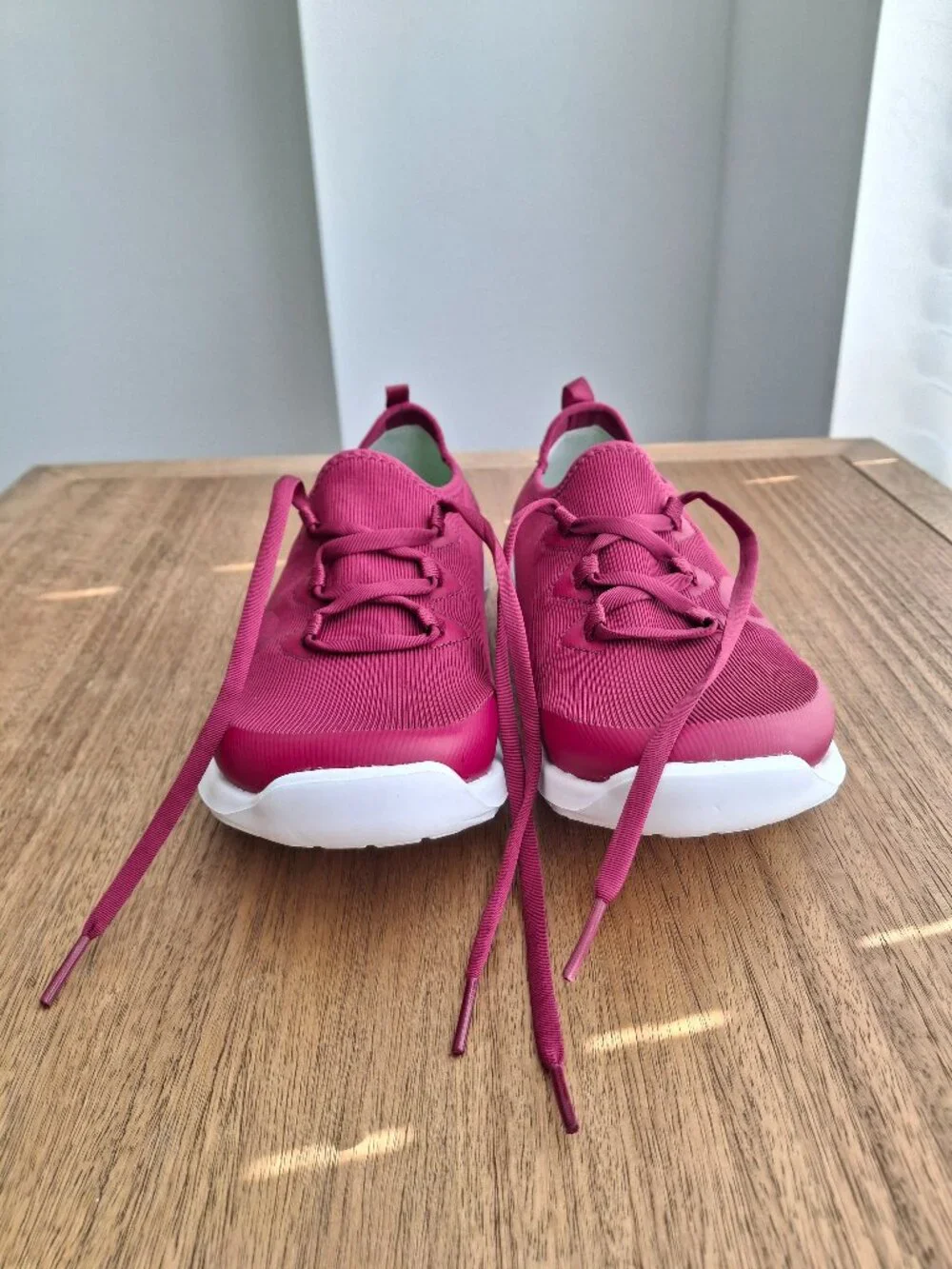 (New) OOFOS – OOmg Sport LS Recovery Shoes (Rosebud) – Women's 8